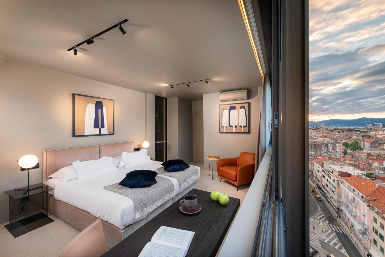 Pensiune Royal Suites-sky 4*